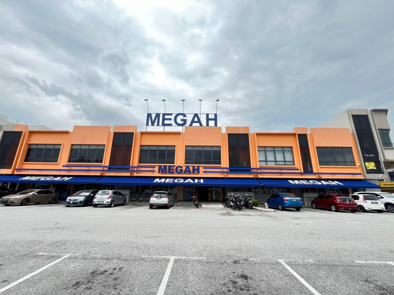 Megah Tropicana Aman